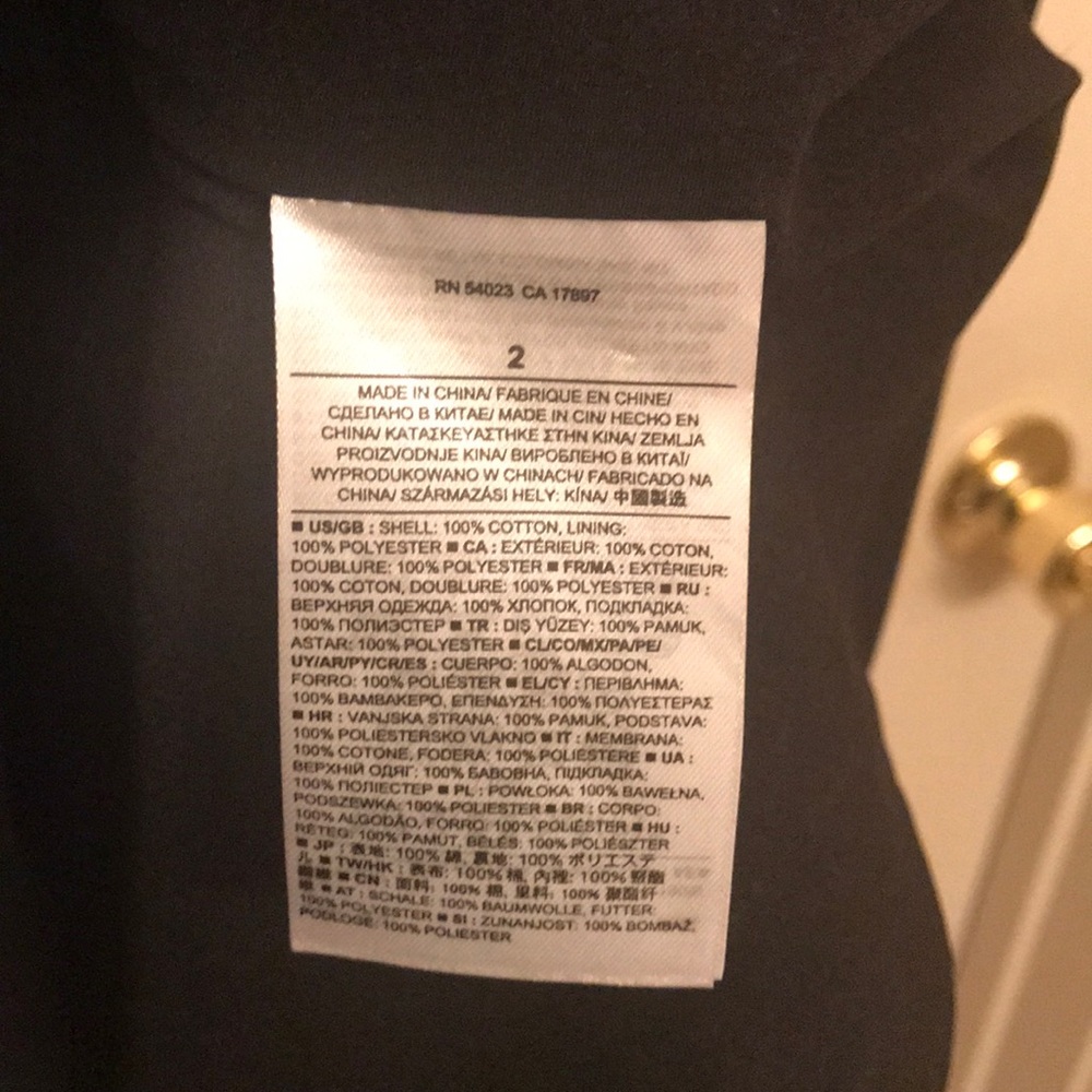 Banana Republic White and Black Pattern - Picture 5 of 8